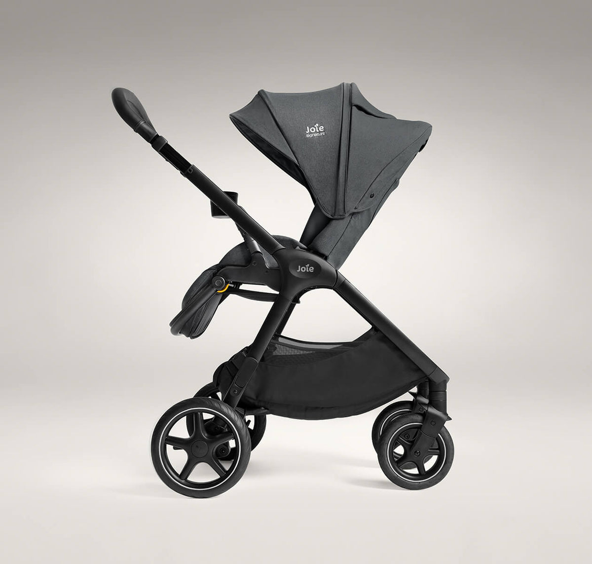 עגלת תינוק המתאימה מלידה finiti™ Signature - אפור כהה Ebony