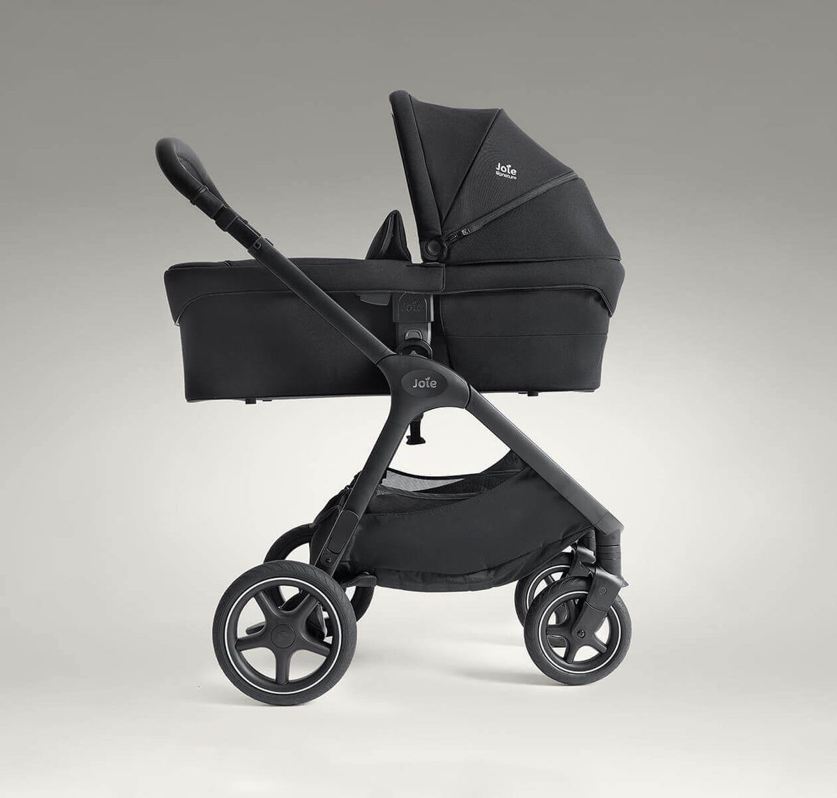 עגלת תינוק המתאימה מלידה וכוללת סל שכיבה finiti™ With Ramble™ xl Signature