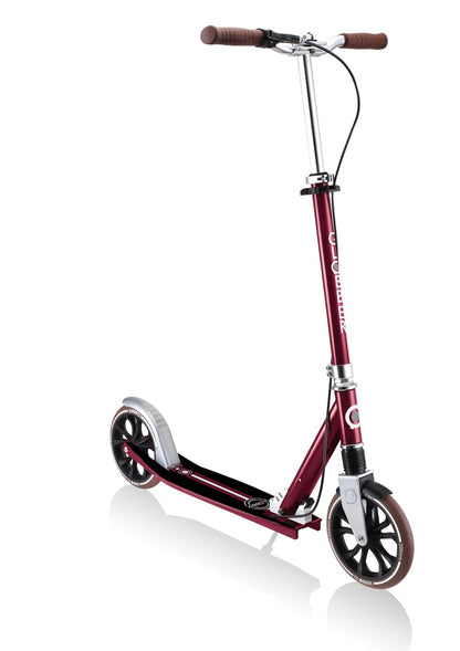 כדור סיליקון קלאסי לפעוט עם חרוזים Oball - אדום