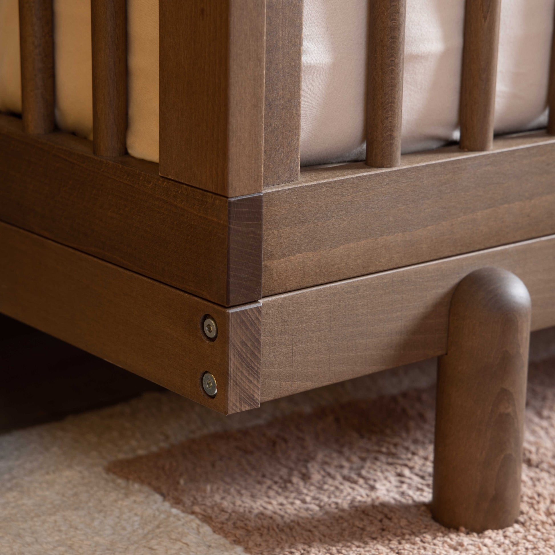 מיטת תינוק רוז אגוז – 4 ב1