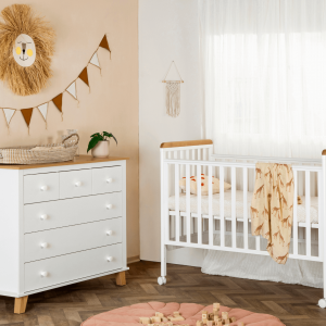 ארון ילדים אור לבן+אגוז