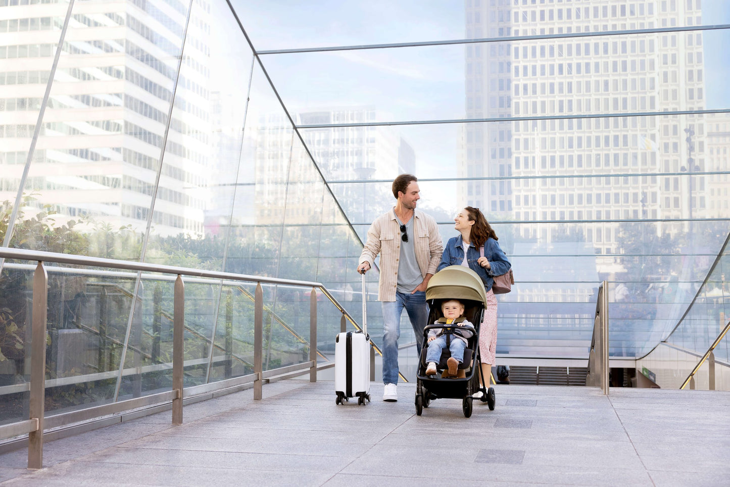 טיולון קל המתאים מלידה וכולל קיפול אוטומטי Myavo™ - שחור Midnight