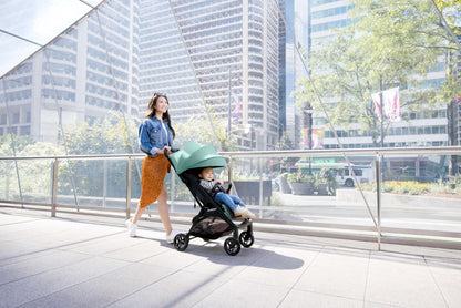 טיולון קל המתאים מלידה וכולל קיפול אוטומטי Myavo™ - שחור Midnight