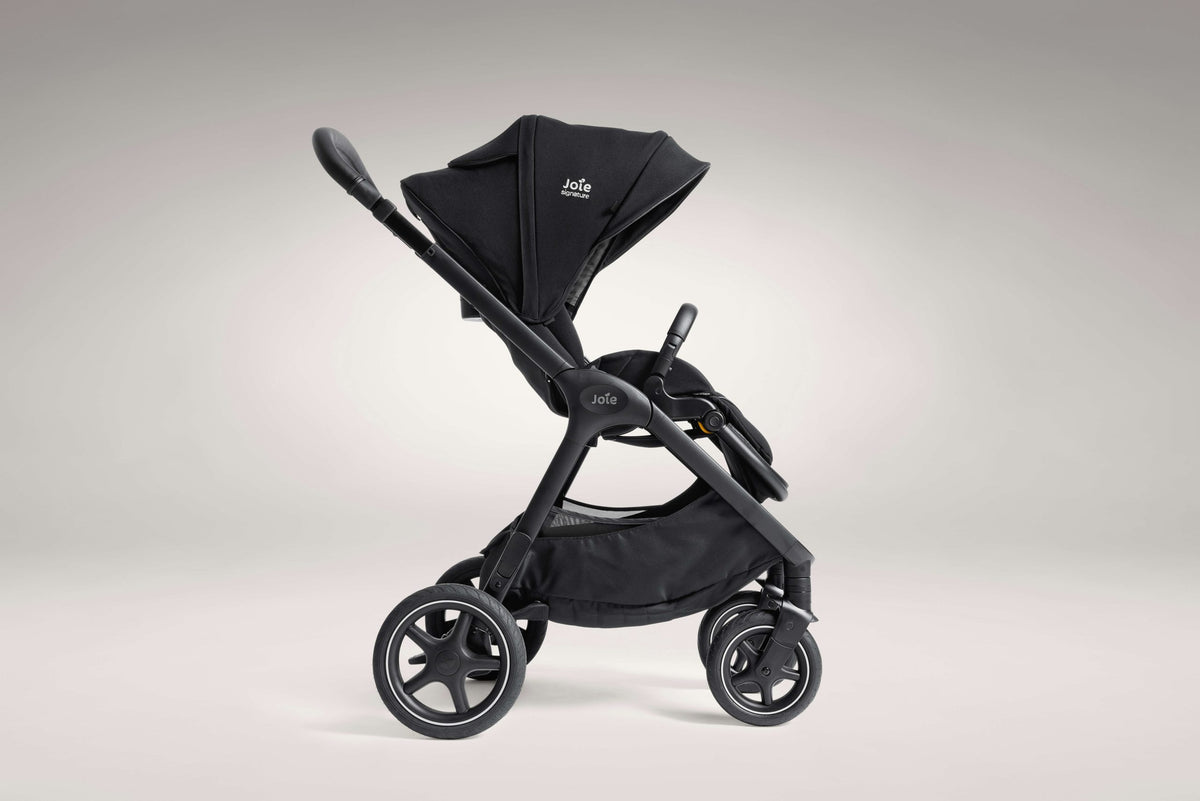 עגלת תינוק המתאימה מלידה וכוללת סל שכיבה finiti™ With Ramble™ xl Signature