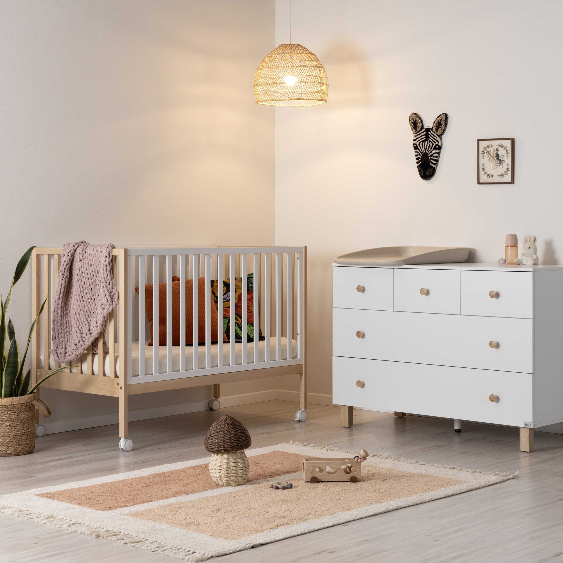 שידה לתינוק פליסיטי לבן+טבעי